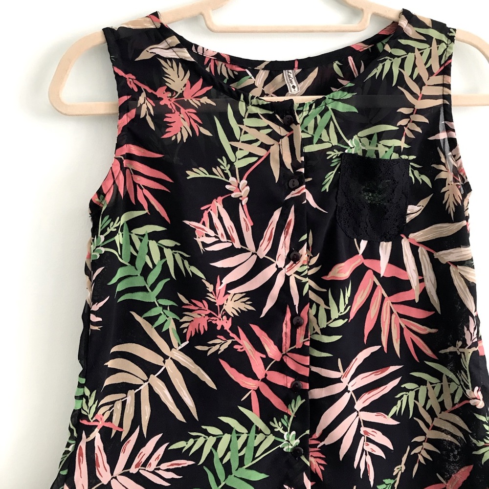 Tropical Leaf Print Sleeveless Blouse w/ Lace Back